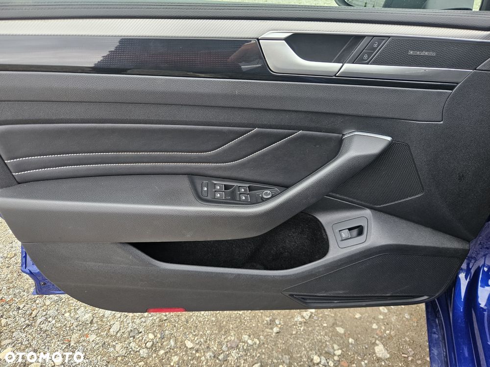 Volkswagen Arteon 2.0 TDI SCR DSG R-Line - 31