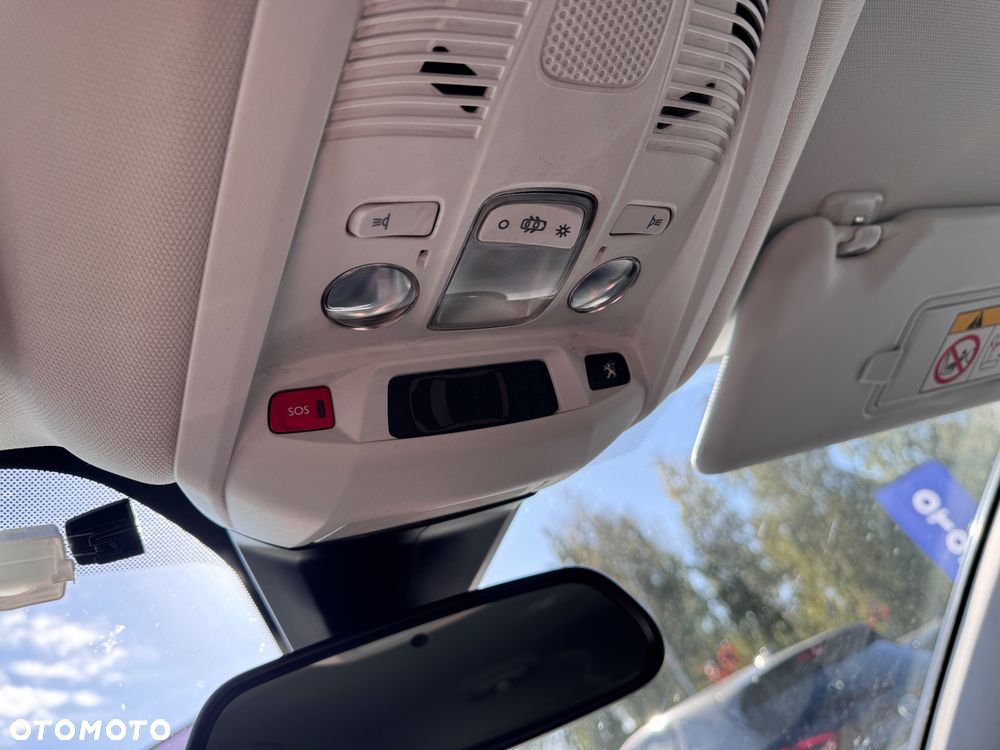 Peugeot 3008 1.6 PureTech GPF Allure S&S EAT8 - 23