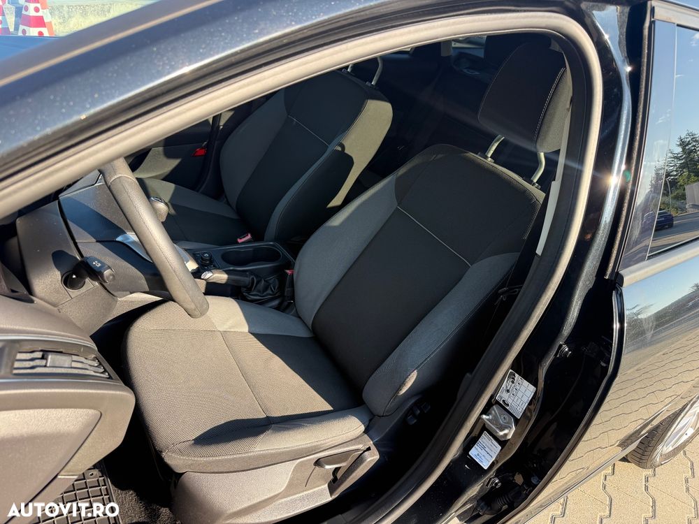 Ford Focus 1.6 TDCI DPF Trend - 11