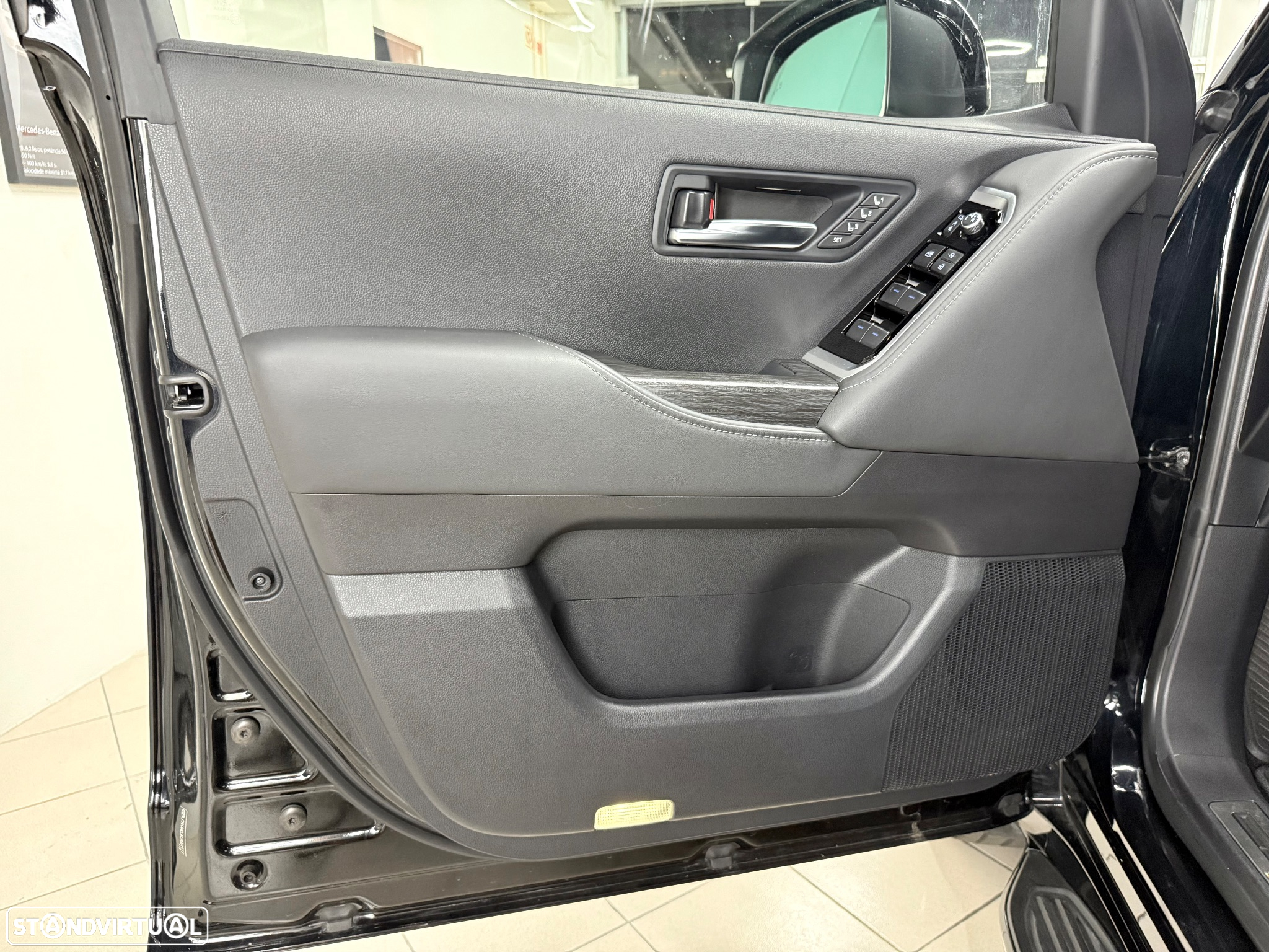 Toyota Land Cruiser - 14