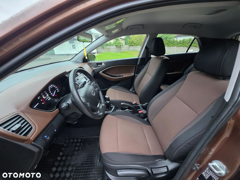 Hyundai i20 1.2 Fifa World Cup Edition - 20