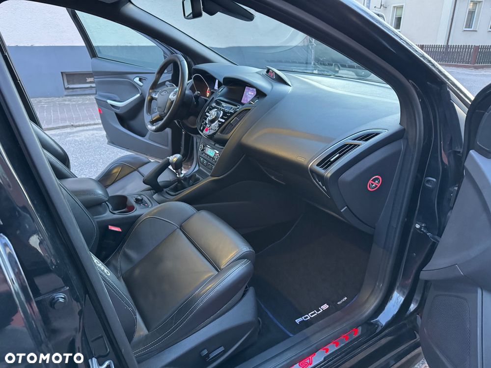 Ford Focus 2.0 EcoBoost ST mit Leder-Sport-Paket - 10