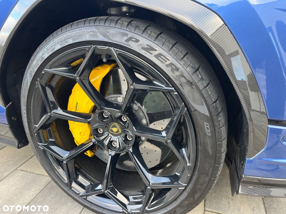 Lamborghini Urus - 11
