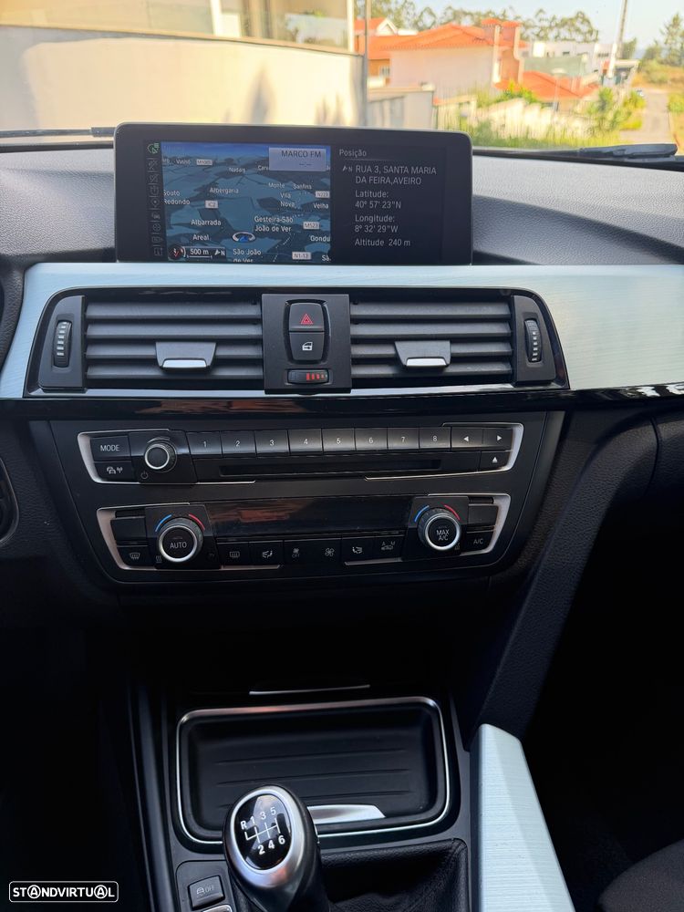 BMW 318 d Line Sport - 11