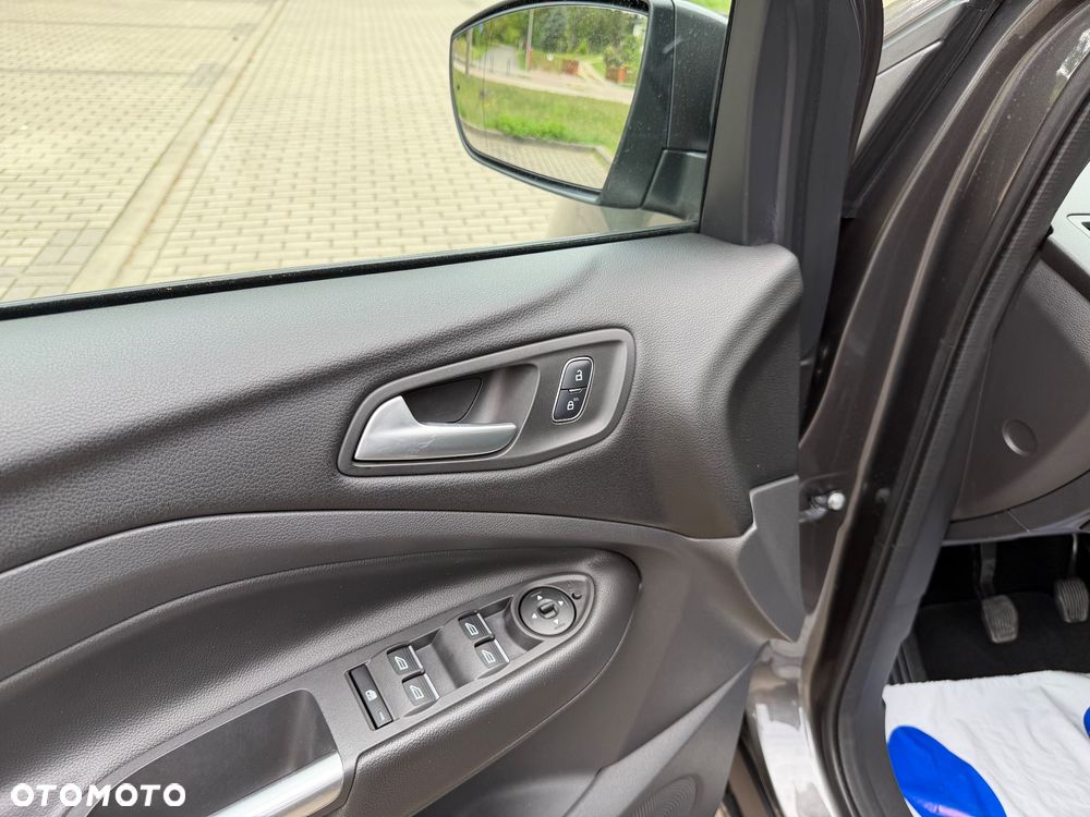 Ford Kuga 2.0 TDCi 2x4 Titanium - 18