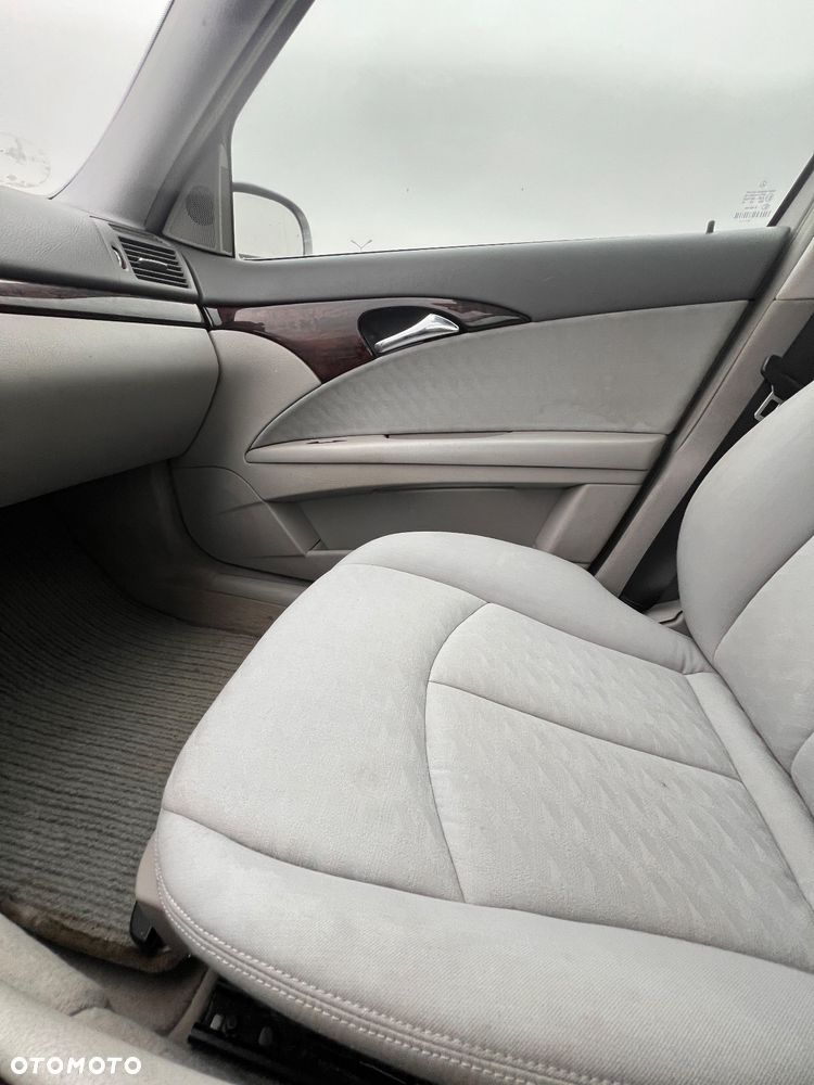 Mercedes-Benz Klasa E 200 Kompressor Automatik Classic - 28