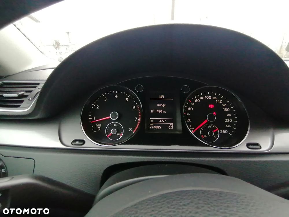 Volkswagen Passat - 35