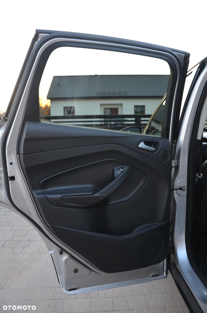 Ford Kuga 2.0 TDCi 4x4 Titanium - 15