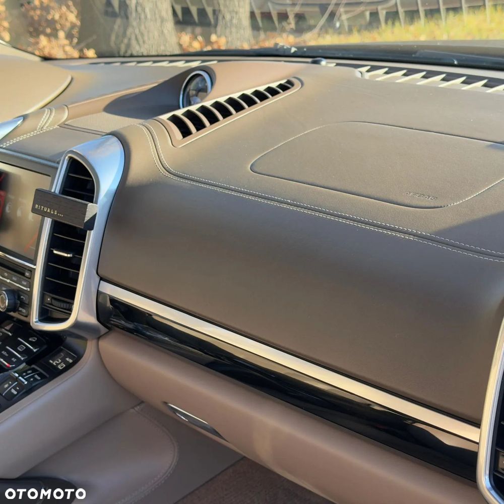 Porsche Cayenne Diesel Platinum Edition - 11