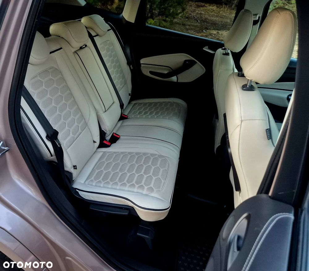 Ford Kuga 2.0 TDCi 4x4 Vignale - 28