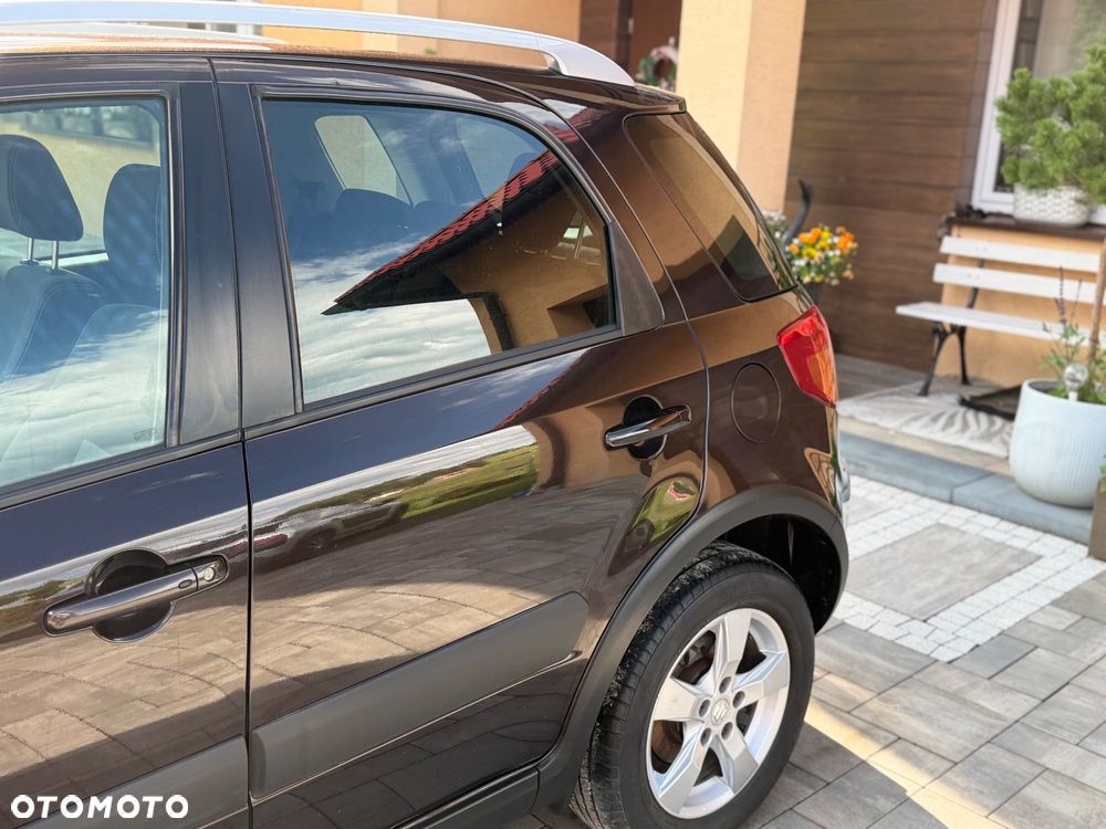 Suzuki SX4 1.6 VVT 4x4 Comfort - 40