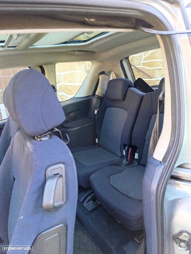 Peugeot 1007 1.4 HDi Trendy - 8