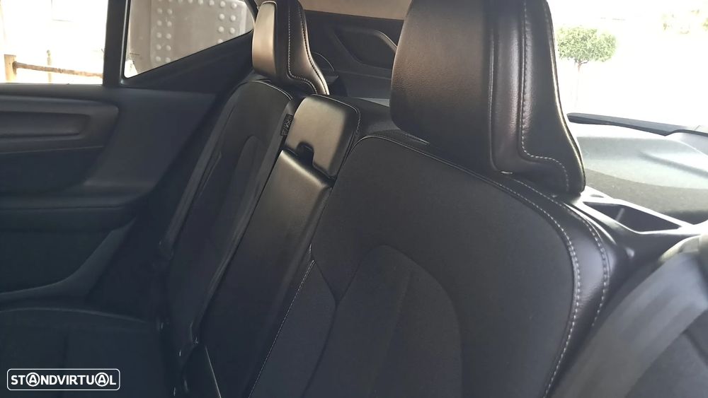 Volvo XC 40 2.0 D3 Momentum Plus - 45