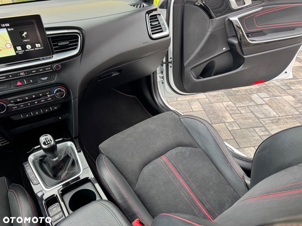 Kia ProCeed 1.6 T-GDI OPF GT - 29
