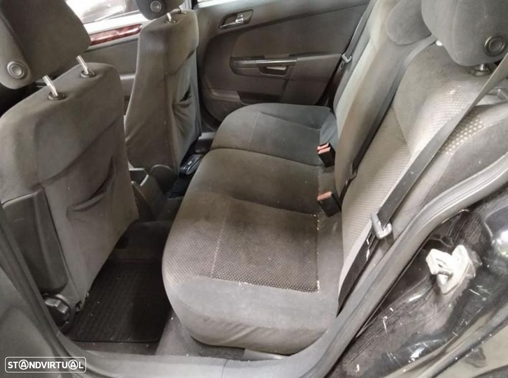 Opel Astra Sports Tourer - 4