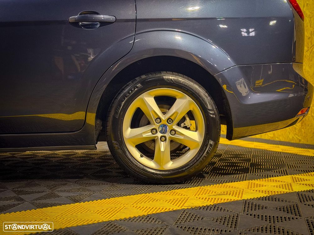 Ford Focus SW 1.6 TDCi Ghia - 21