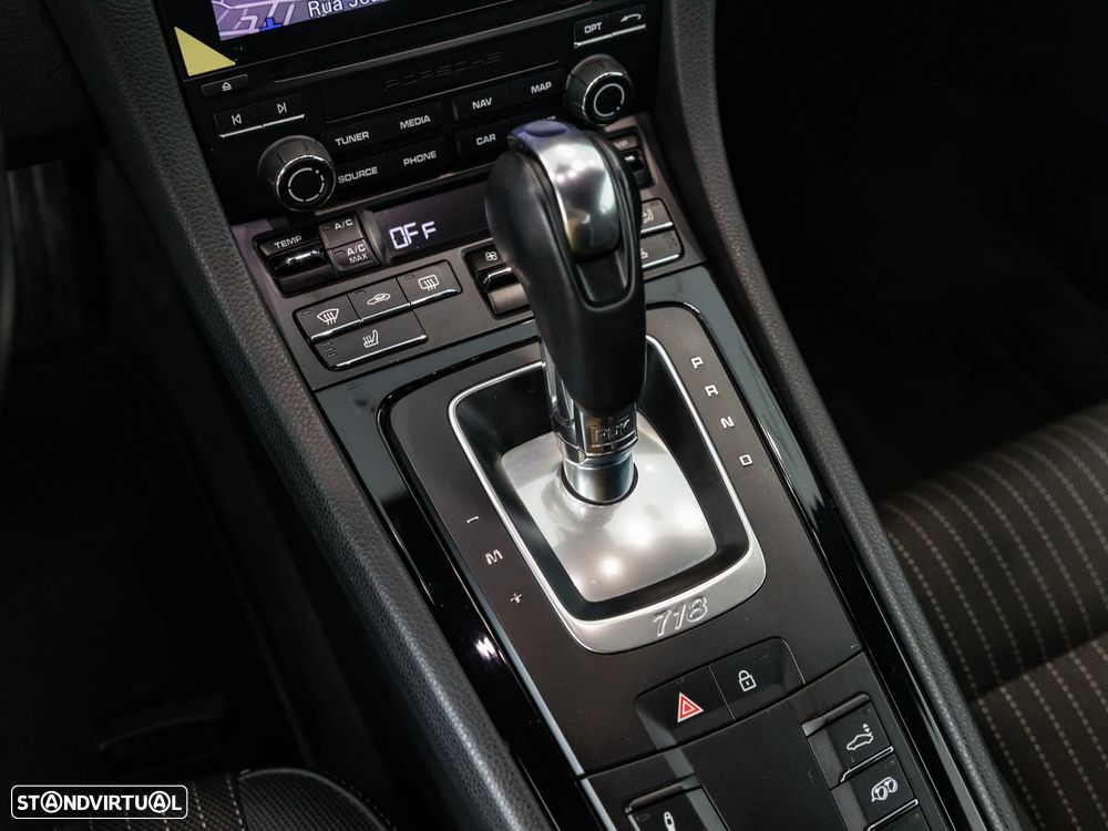 Porsche 718 Cayman - 32