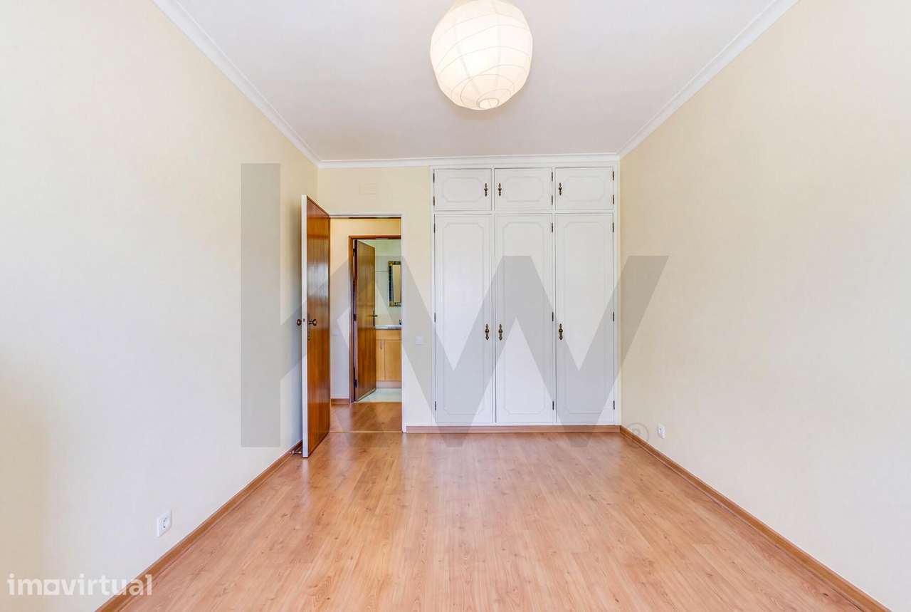 Apartamento T2 em São Domingos de Rana | Garagem Box e Arrumos - Grande imagem: 4/10