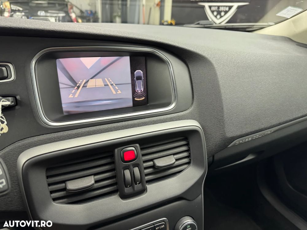 Volvo V40 D3 Geartronic Momentum - 6