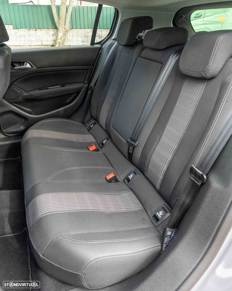 Peugeot 308 PureTech 130 EAT8 Active Pack - 12