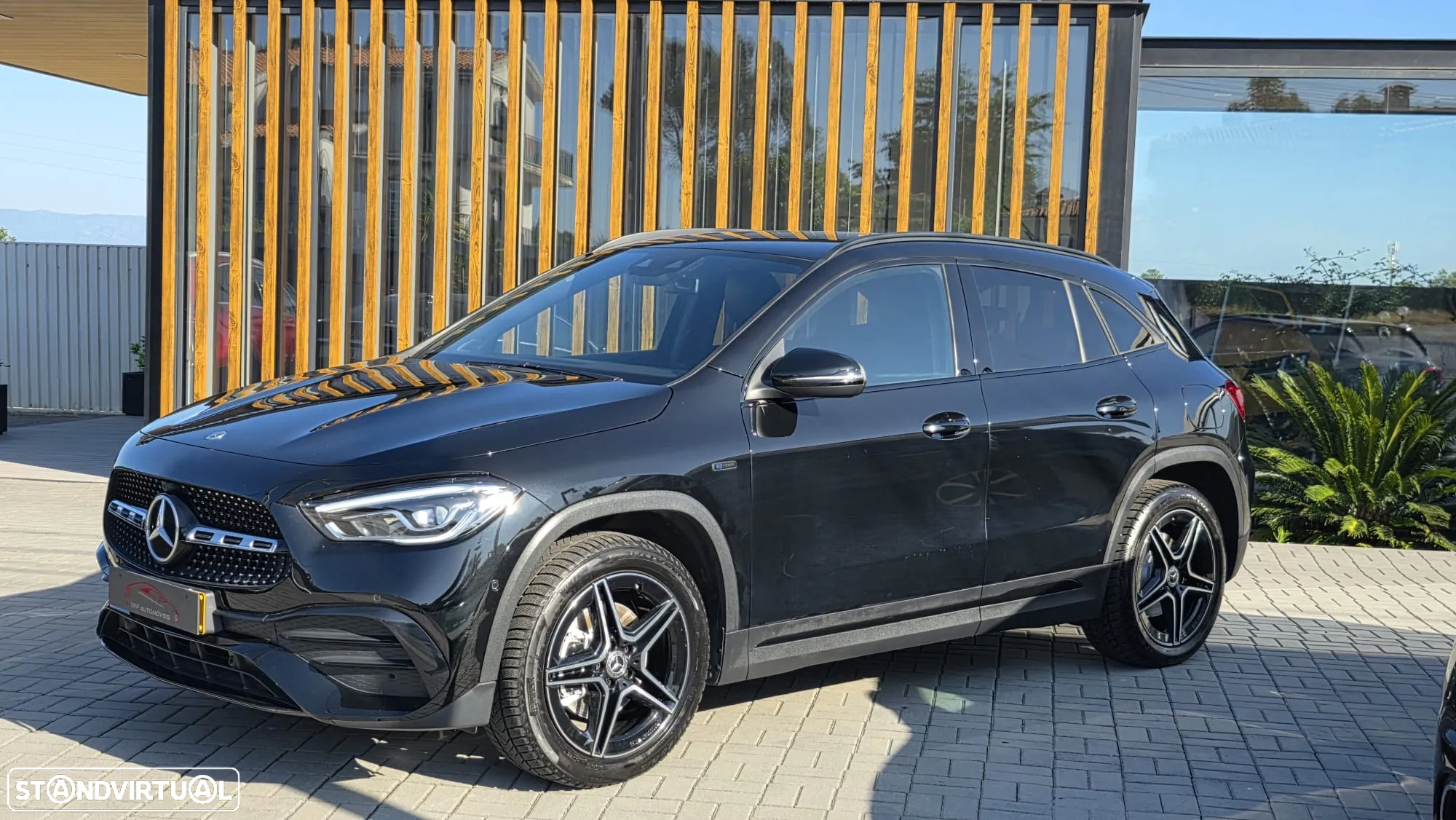 Mercedes-Benz GLA 250 e AMG Line - 4