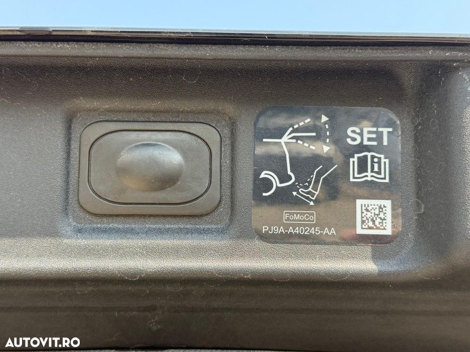 Ford Mustang Mach-E - 15