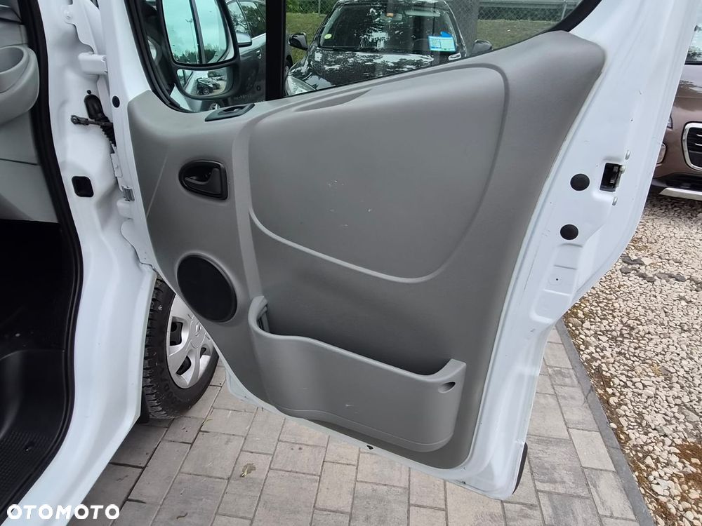 Opel Vivaro 2.0 dCi limatyzacja Elektryczne Szyby Gwarancja - 17
