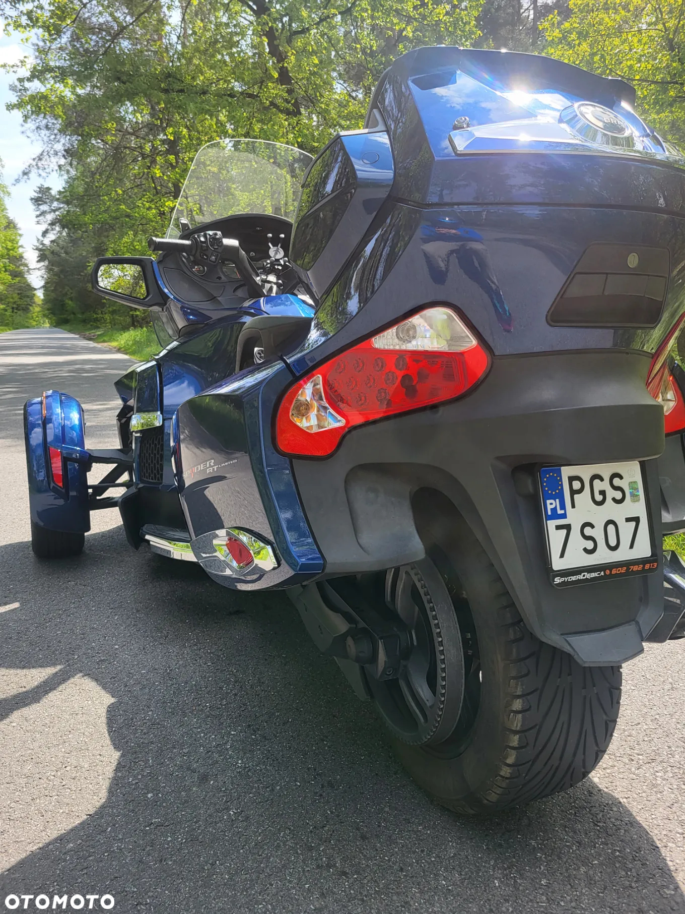 Can-Am Spyder - 12
