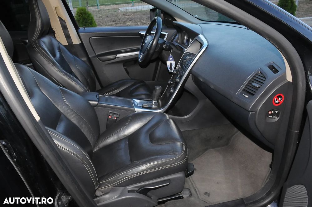 Volvo XC 60 D4 AWD Rdesign - 11