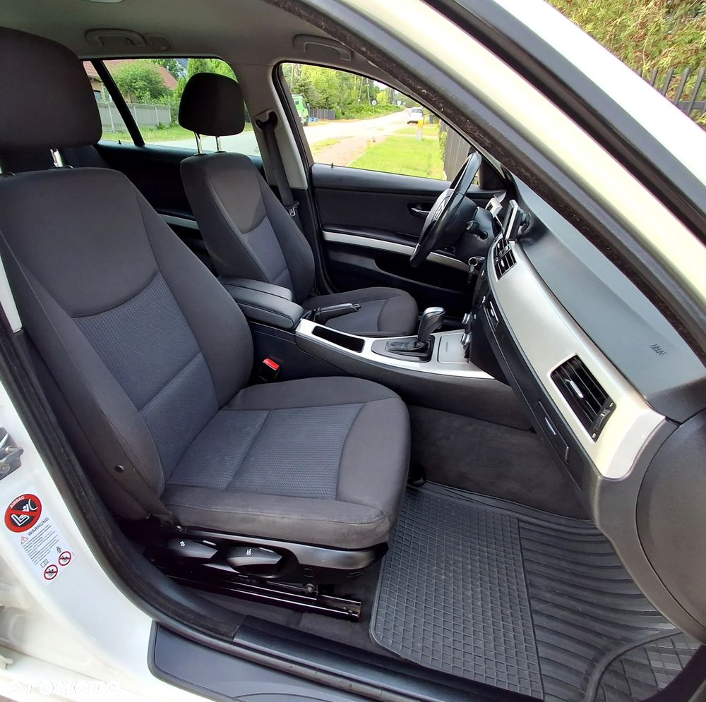 BMW Seria 3 318d DPF Edition Lifestyle - 22