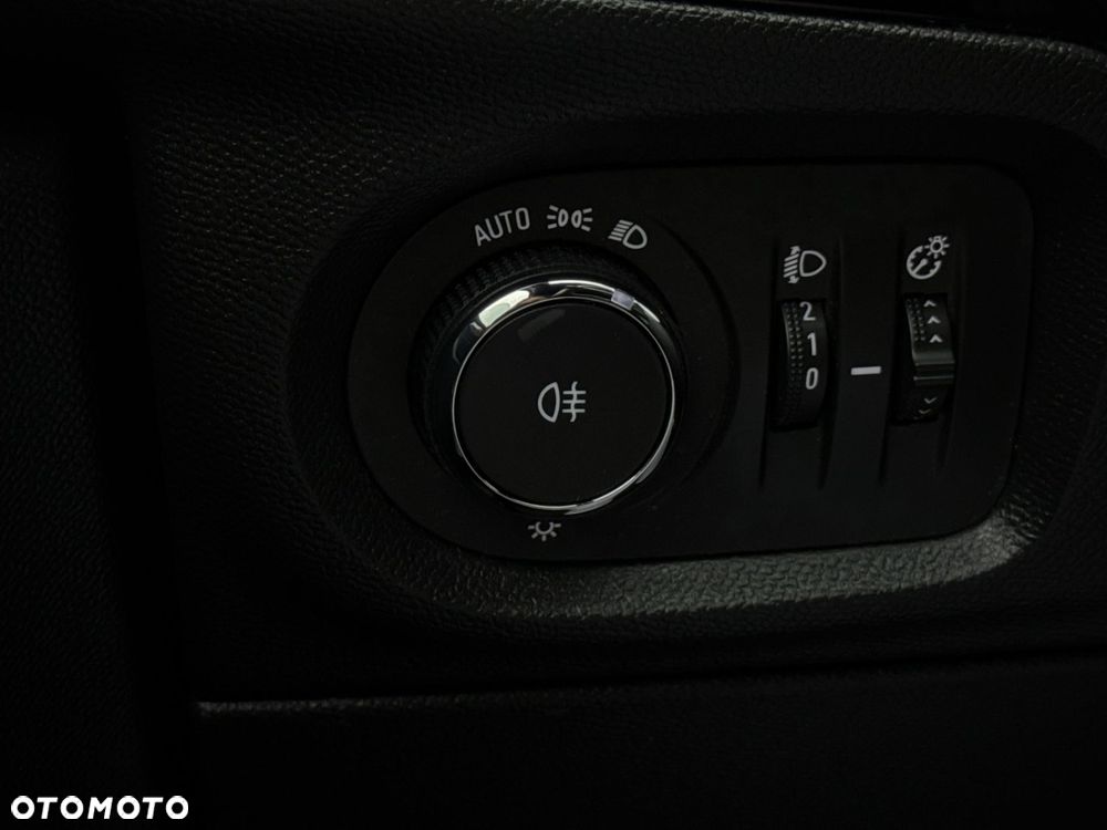 Opel Corsa 1.2 GS Line S&S - 23