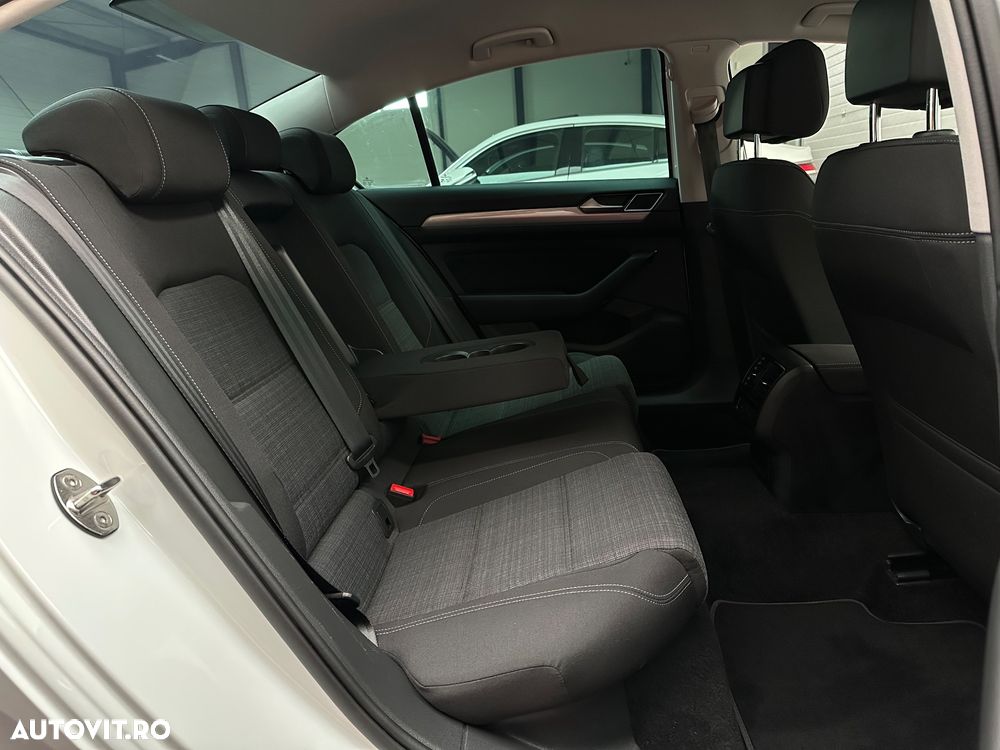 Volkswagen Passat - 26