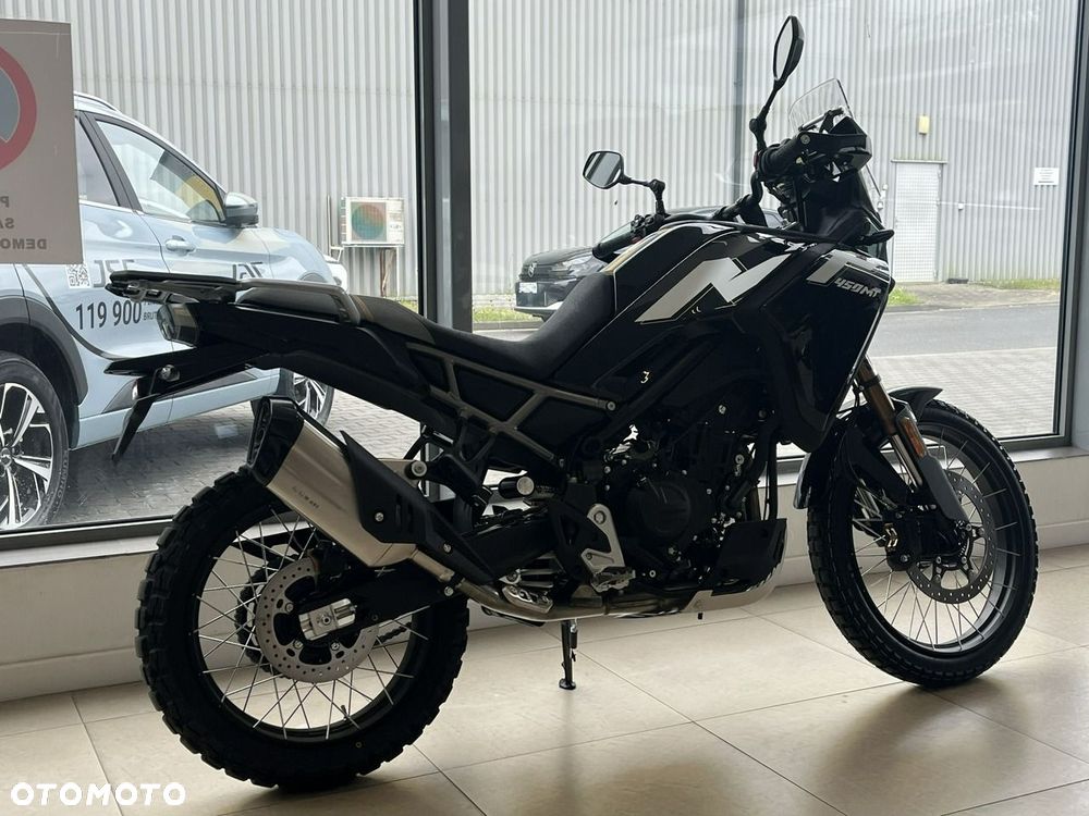 CFMoto MT - 1