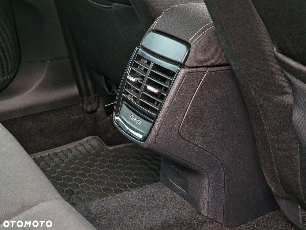 Skoda Kamiq 1.0 TSI Selection DSG - 17