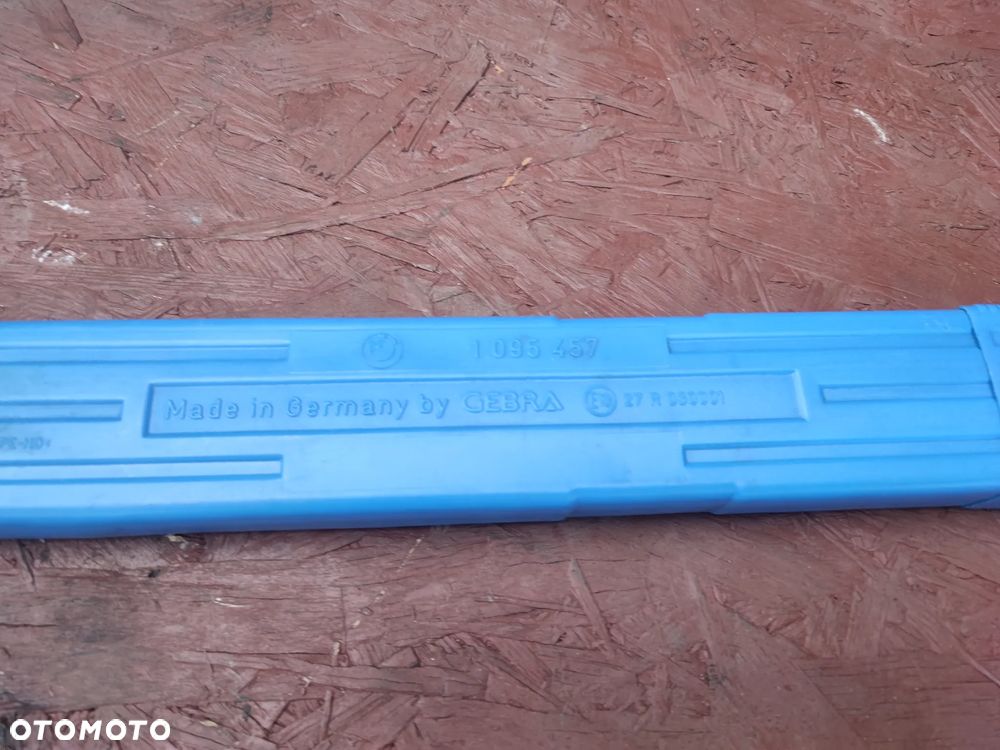 BMW E46 ORYGINALNY TRÓJKĄT OSTRZEGAWCZY + OSŁONA O NR. 1 095 457  OEM W BARDZO DOBRYM STANIE - 5