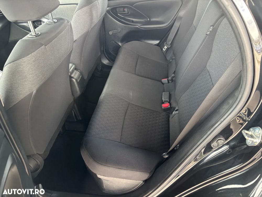 Toyota Yaris 1.5 VVT-i HSD Dynamic - 29