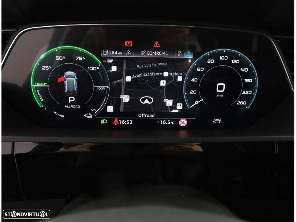 Audi Q8 e-Tron 55 quattro Advanced - 37