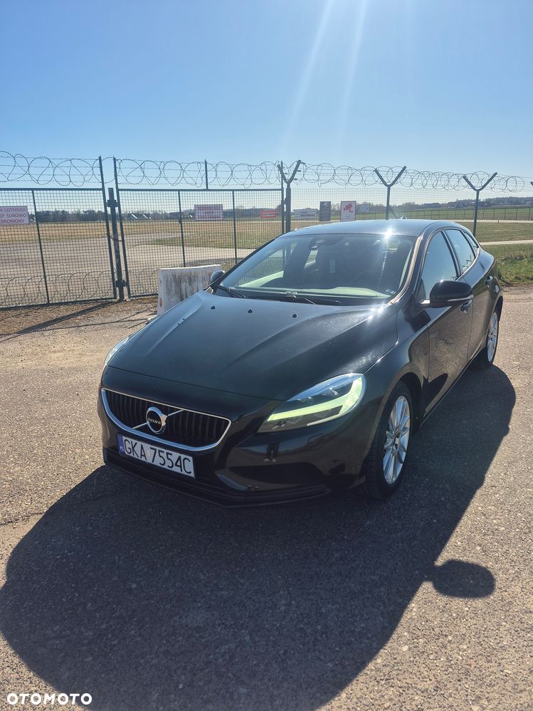 Volvo V40 D2 Drive-E R-Design Kinetic - 2