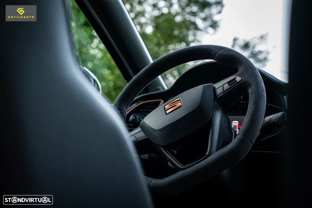 SEAT Leon ST 2.0 TSI S&S 4Drive DSG Cupra 300 Edition Carbon - 37