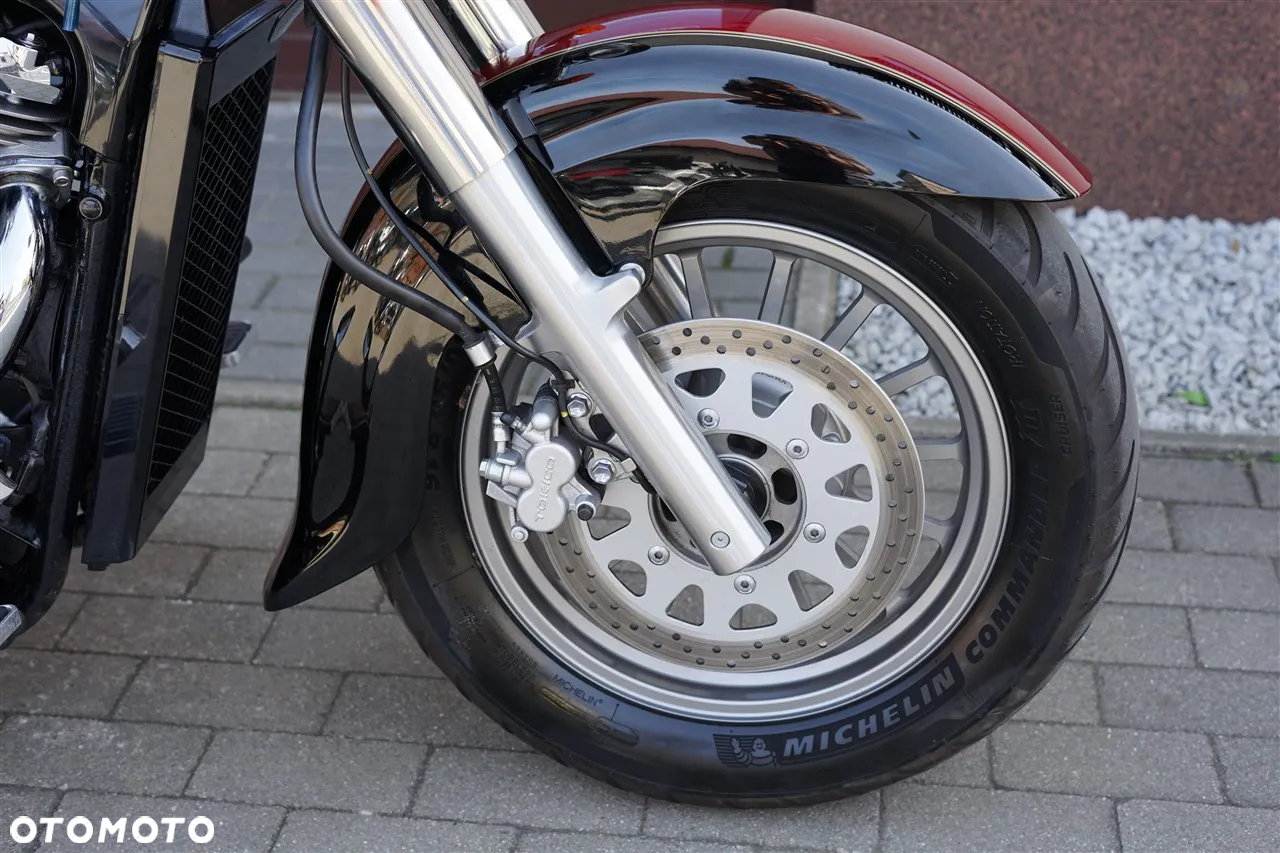 Suzuki VL 800 Volusia - 14