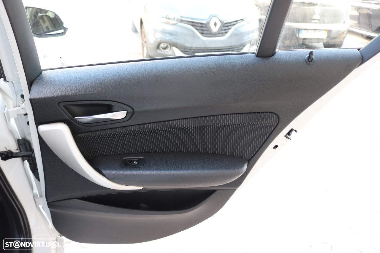 BMW 116 d EDynamics Line Urban - 32