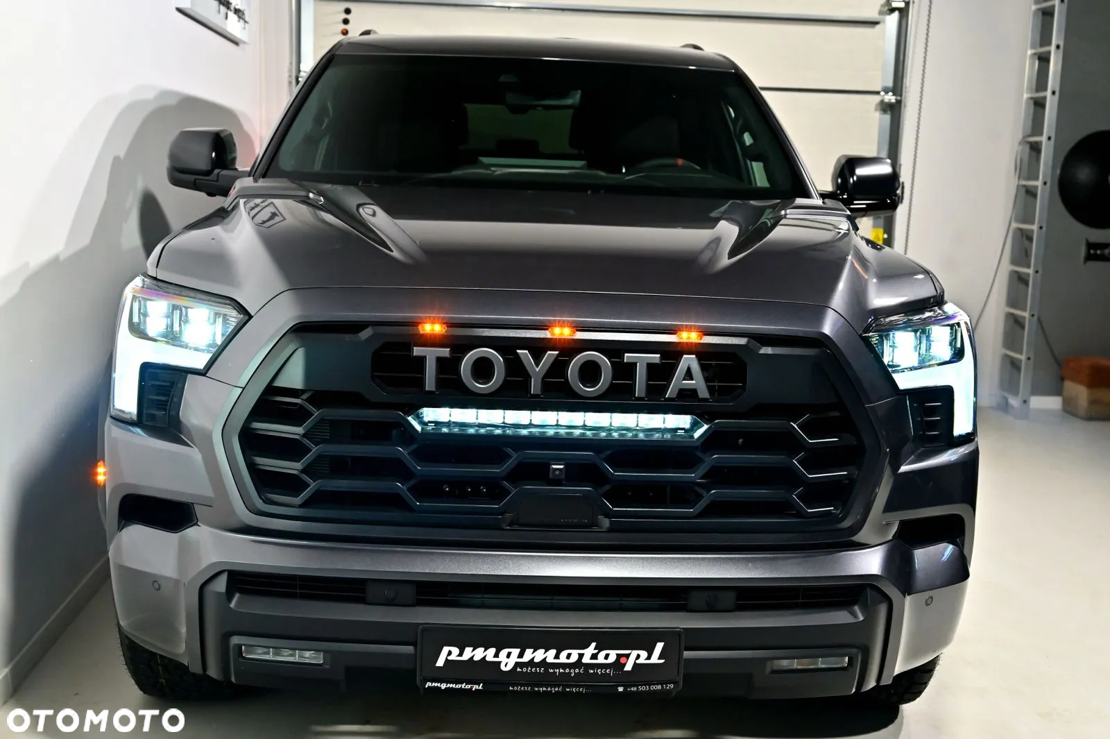 Toyota Sequoia - 5