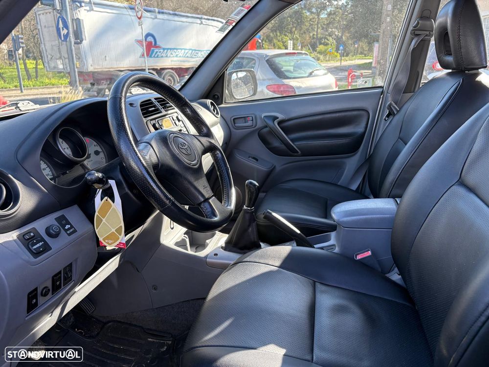 Toyota RAV4 2.0 D-4D TA - 13