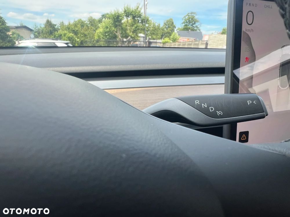 Tesla Model Y RWD - 14