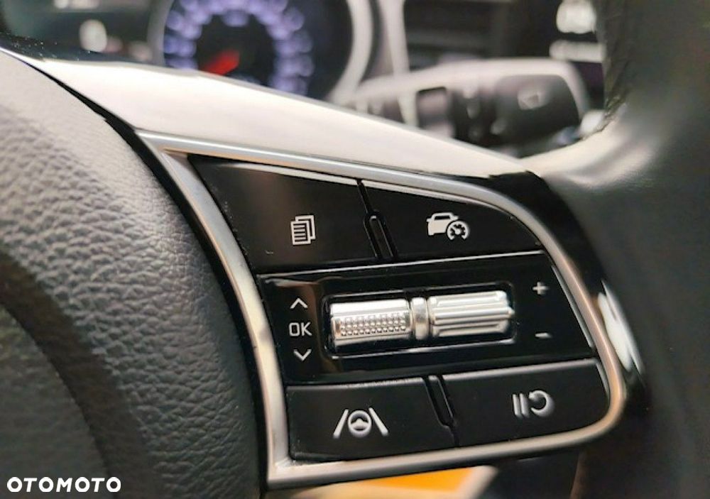 Kia Ceed - 11