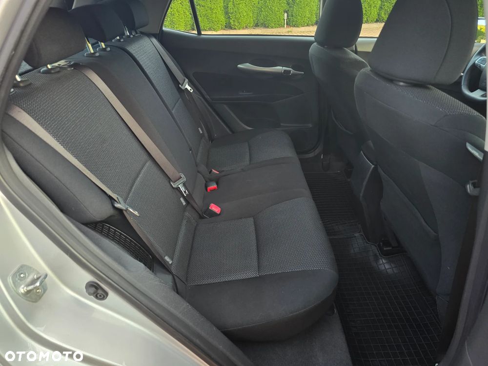 Toyota Auris 1.8 HSD Sol - 30