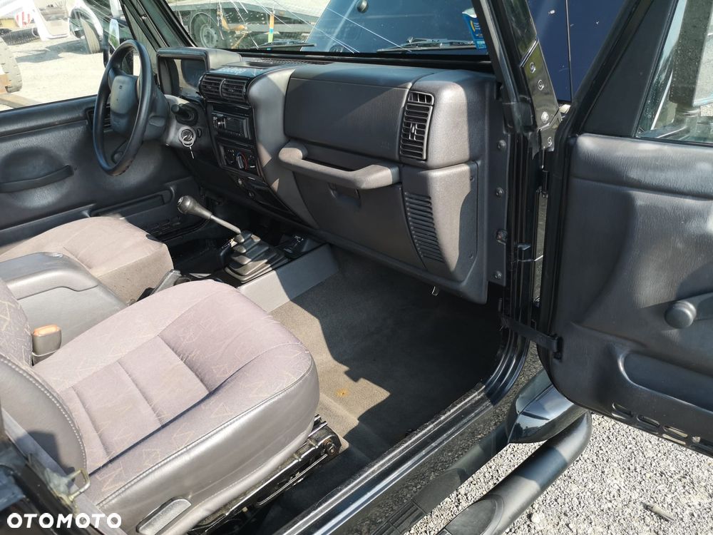Jeep Wrangler - 24
