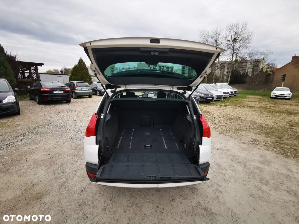 Peugeot 3008 2.0 HDi HYbrid4 - 14