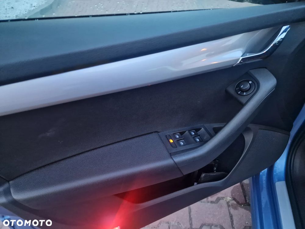 Skoda Octavia 2.0 TDI DSG Sportline - 25