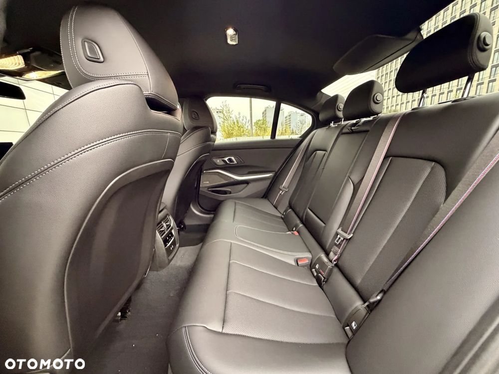 BMW Seria 3 330i xDrive - 8
